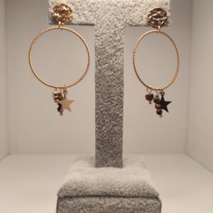 Pendientes acero en forma de aro con detalles estrella