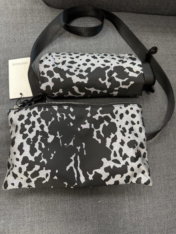 Pertegaz paraguas plegable con bolsita negra estampada - Imagen 3