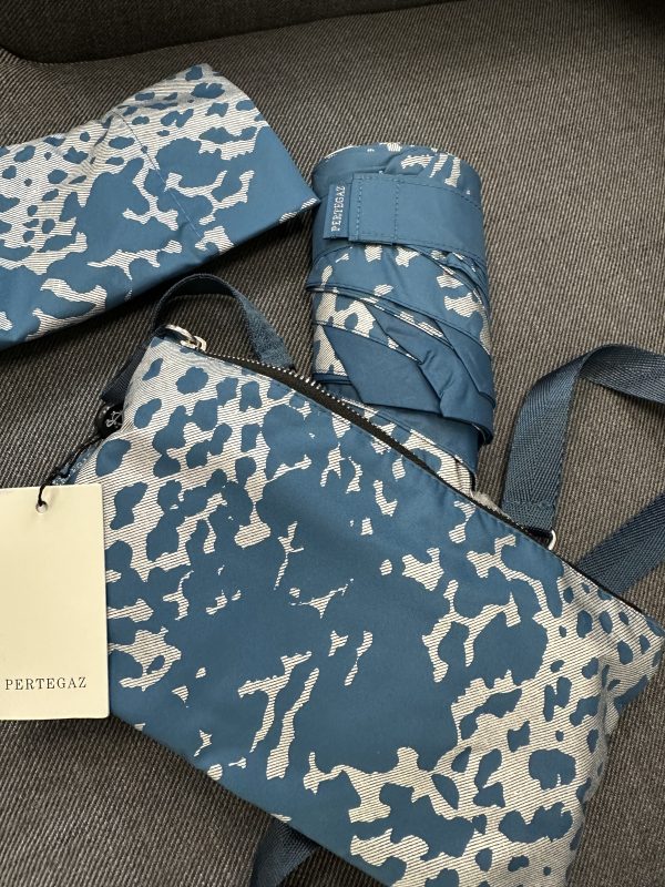 Pertegaz paraguas plegable com bolsita azul estampada